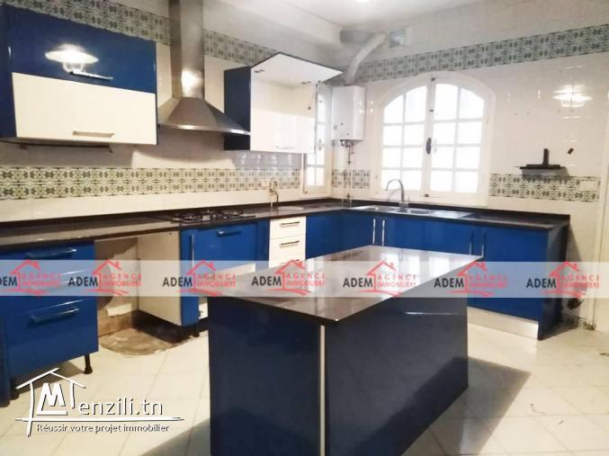 Adorable villa avec garage et jardin