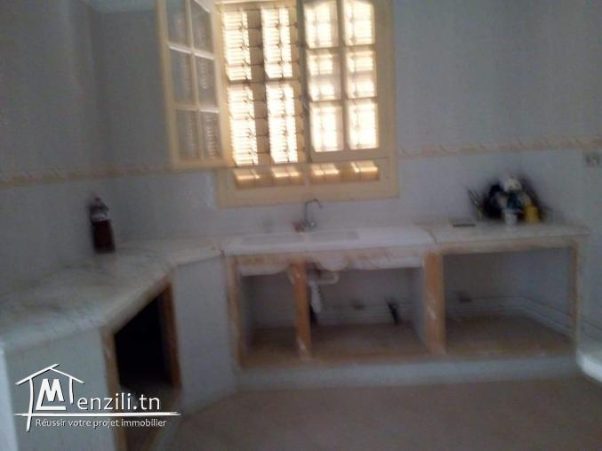 Maison sur terrain agricole