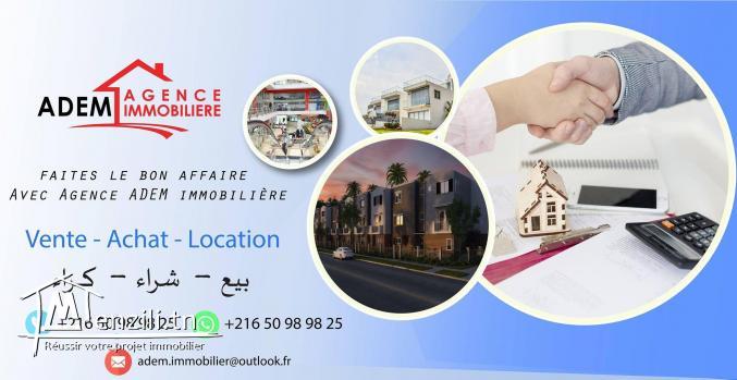 un lot de coin dans un bon emplacement