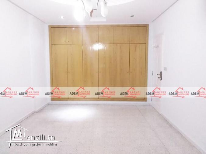 Jolie villa avec garage bien situé