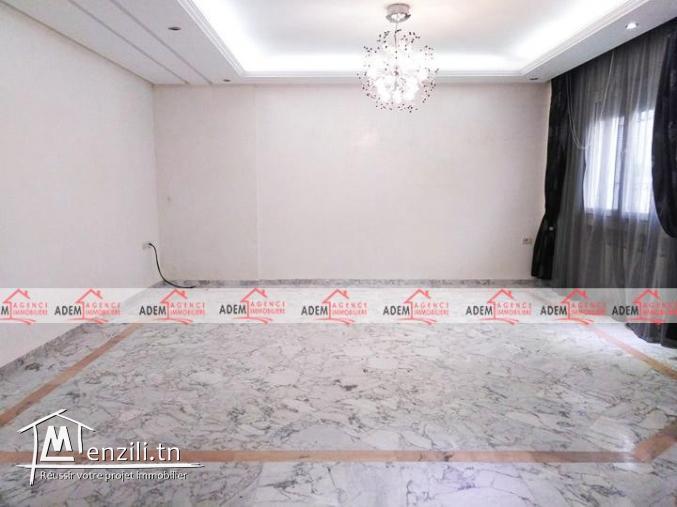 Jolie villa avec garage bien situé