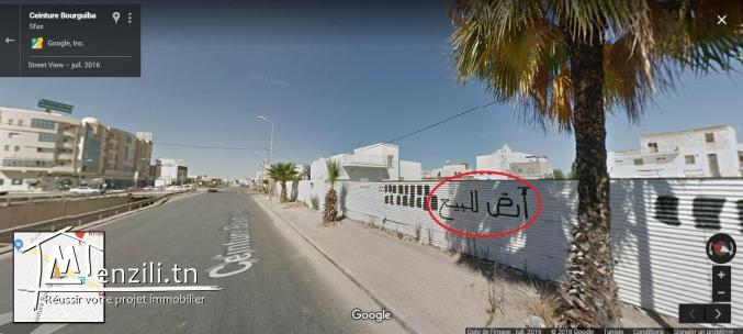 terrain a rue principale commerciale