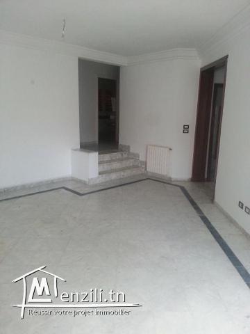 Un Appartement à louer à Ennasr 