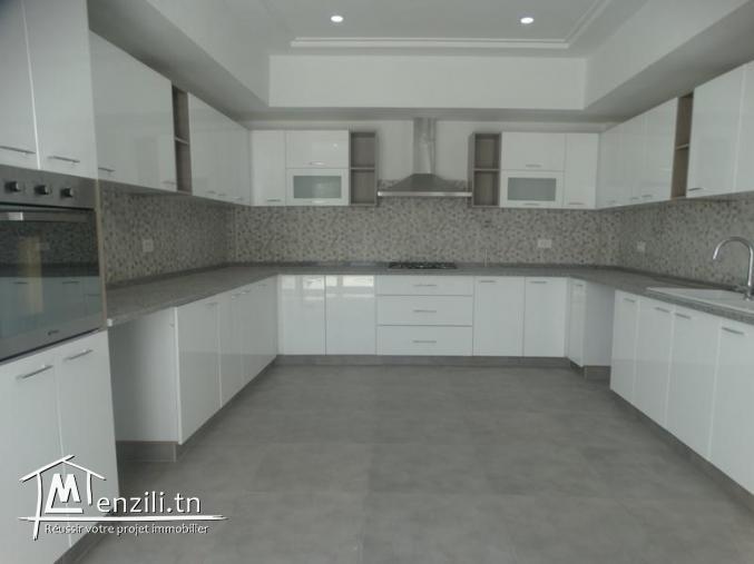 Une villa toute neuve avec piscine à HAMMAMET