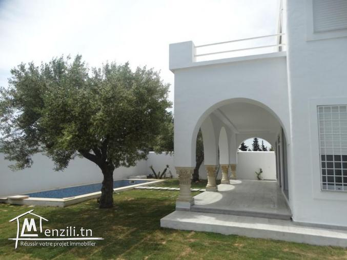 Une villa toute neuve avec piscine à HAMMAMET