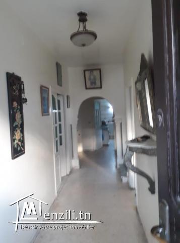 a vendre spacieuse villa