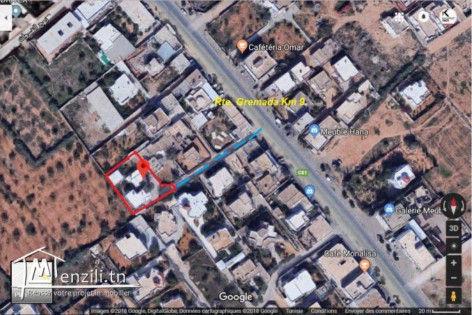 terrain avec 2 maison