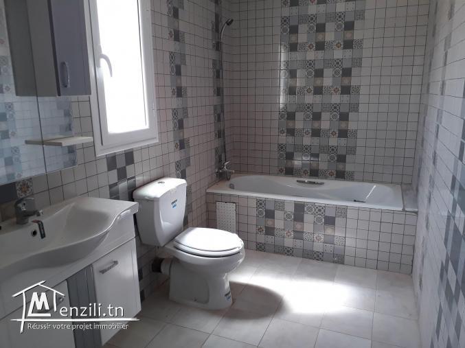 Villa impressionnante avec piscine a Djerba Houmt souk à vendre