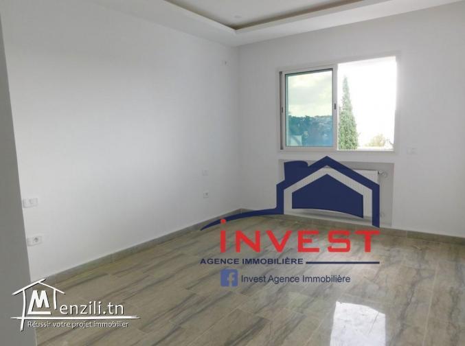 Bel appartement S+2 à Gammarth