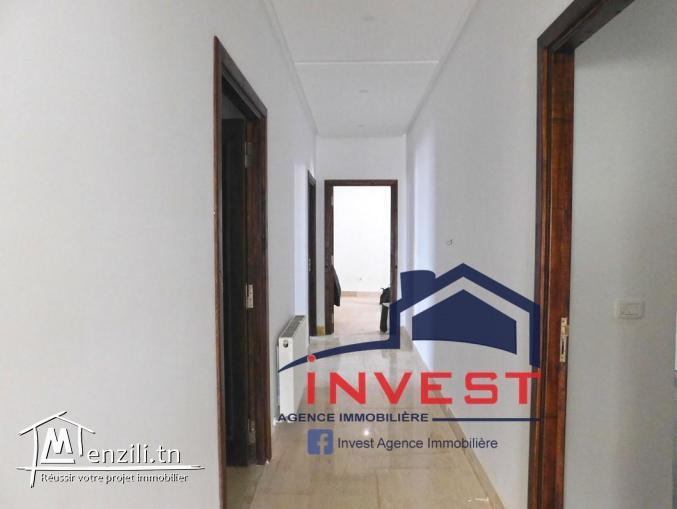 Bel appartement S+2 à Gammarth