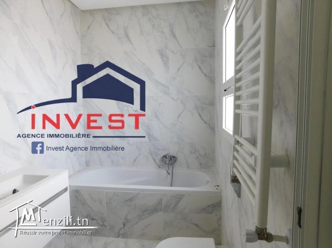 Bel appartement S+2 à Gammarth