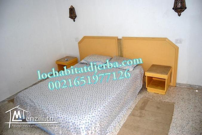 L38 : LOCATION SAISONNIÈRE D’UN STUDIO S+1 EN FACE HOTEL DAR DJERBA