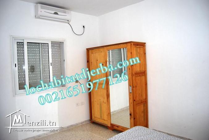 L38 : LOCATION SAISONNIÈRE D’UN STUDIO S+1 EN FACE HOTEL DAR DJERBA