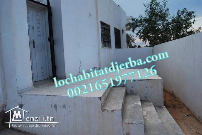 L38 : LOCATION SAISONNIÈRE D’UN STUDIO S+1 EN FACE HOTEL DAR DJERBA