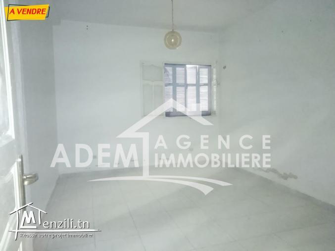 Pëtite maison   S2 sur un lot de coin