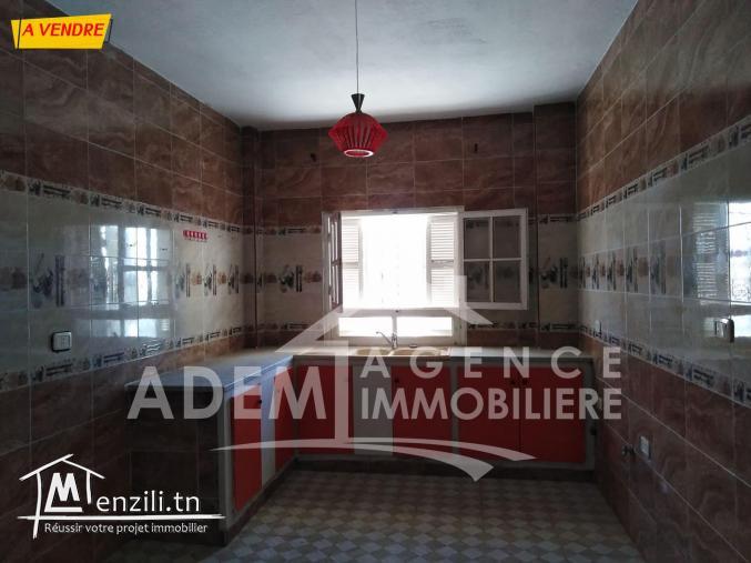 Pëtite maison   S2 sur un lot de coin