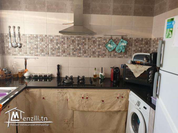 Une très belle s+2 en 2 ème etage zone skaness à louer