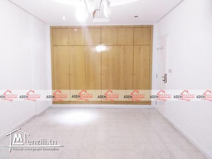 une très belle villa avec petite jardin+garage