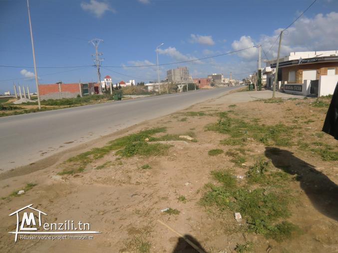 500m2 deusiéme position a la route principale