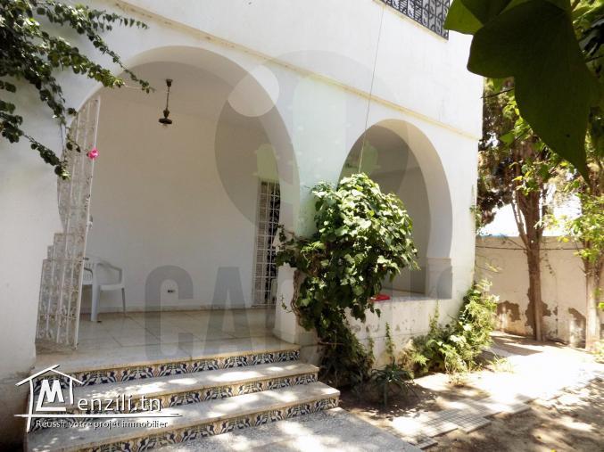 Villa de 370 m² sur un terrain de 358 m² à Sidi Mahersi