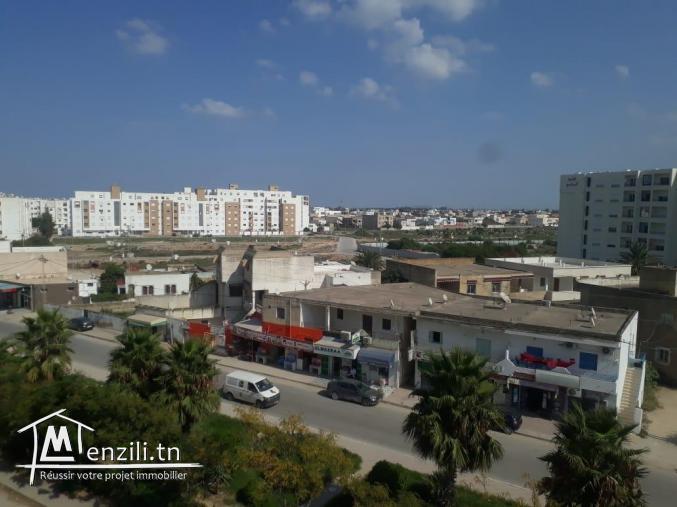 un appartement S+3  en 4 etage à Ariana ville