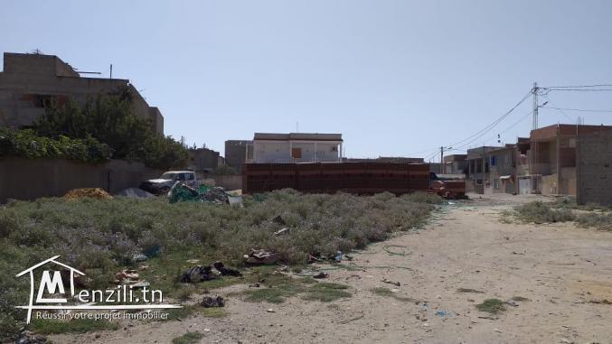 un terrain de 212 m2