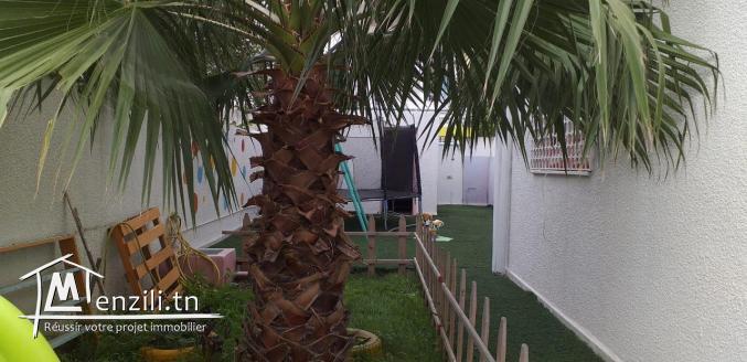 un RDC  de  villa a ghazela