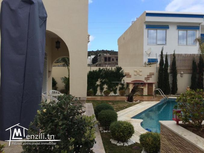 Villa haut standing de 480 m2 avec piscine