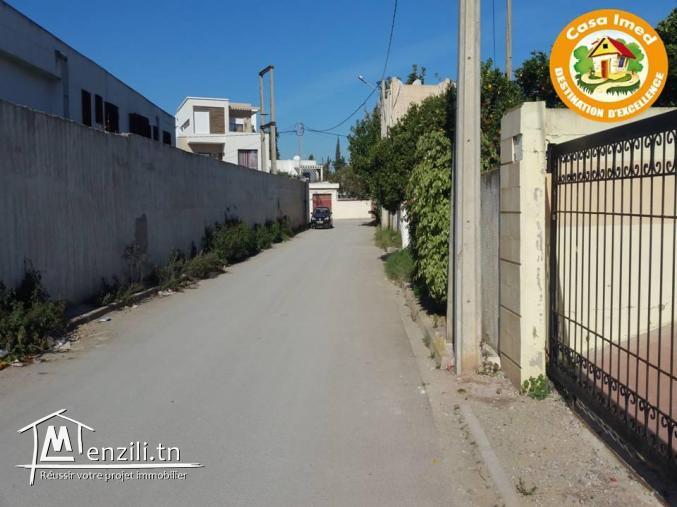 un terrain de 275 m2