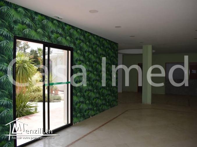 un terrain de 2012 m2