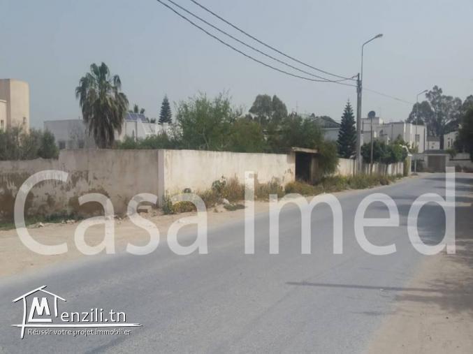 un terrain de 600 m2