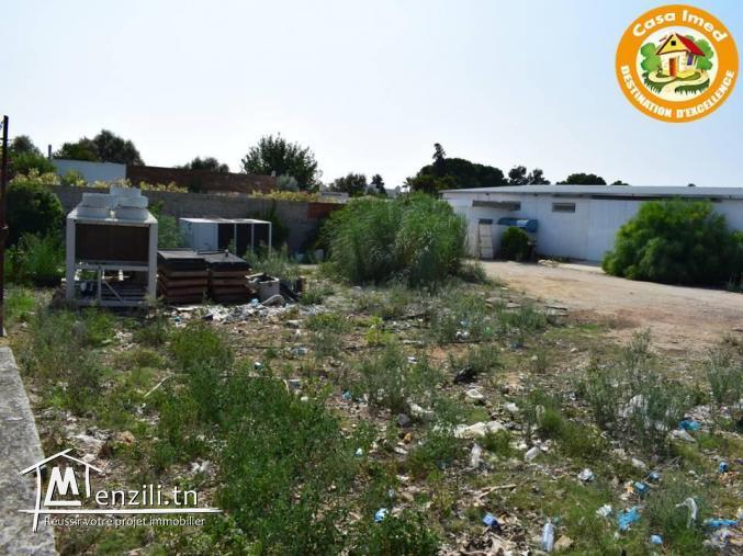 un terrain de 660 m2