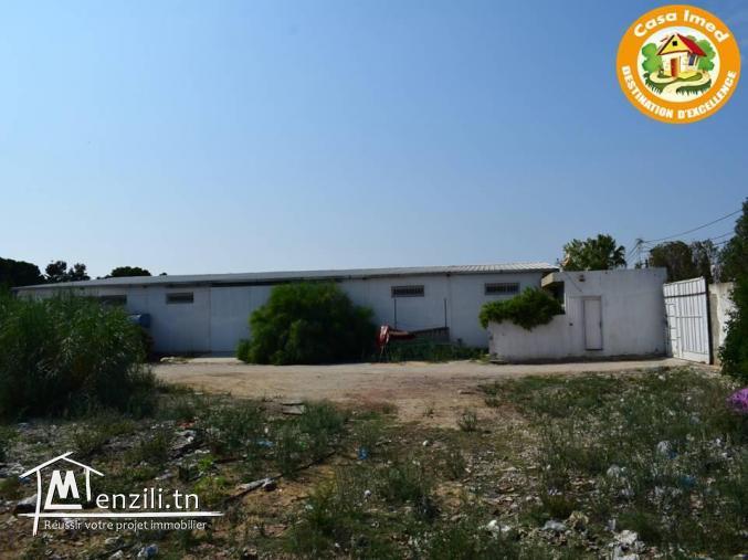 un terrain de 660 m2