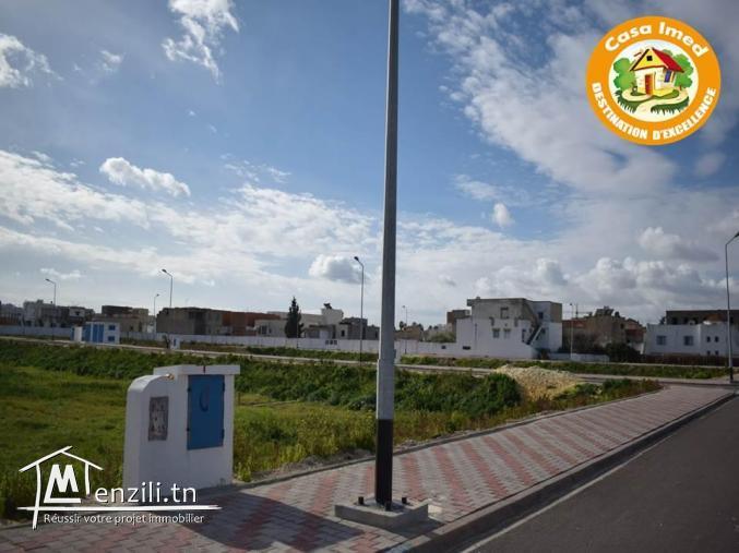 un beau terrain viabilisé à rue du parc à soukra  