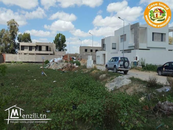 un terrain de 513 m2