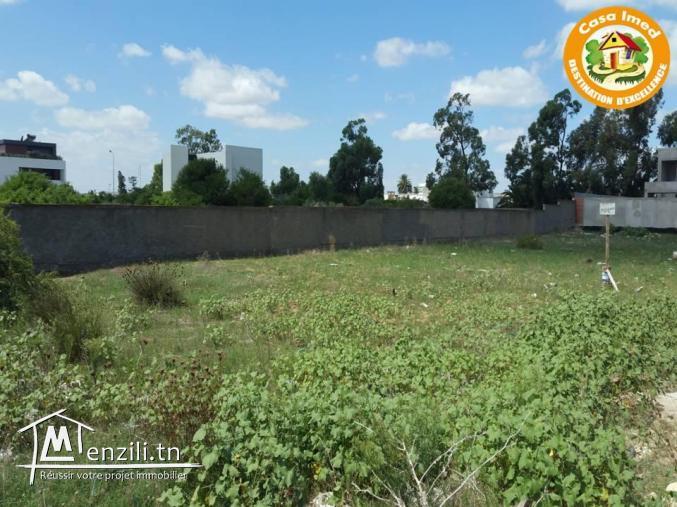 un terrain de 513 m2