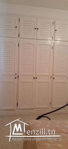 jolie maison sur la route de phare