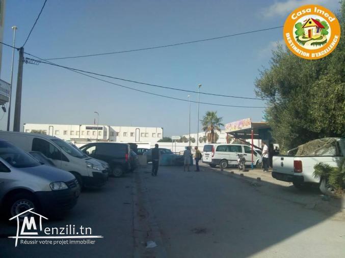 un terrain de 400 m2