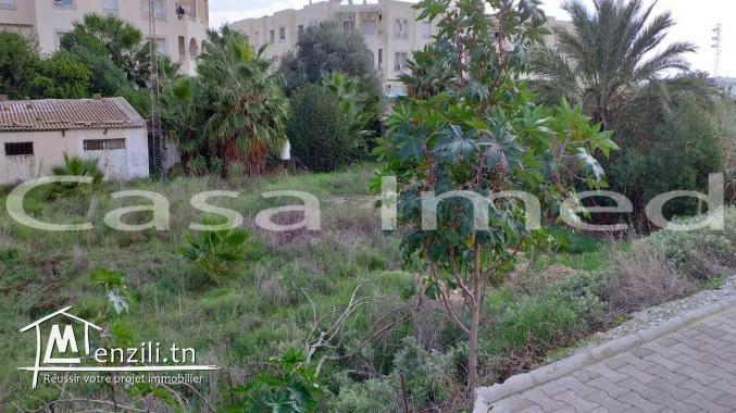 un terrain un 1700 m2