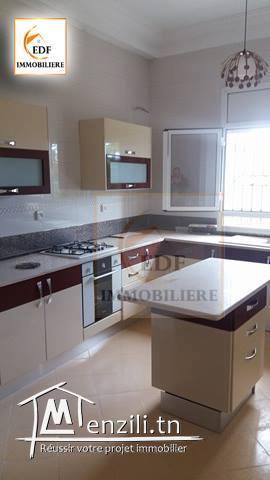 Réf 2090: Une luxueuse villa sur 3 niveaux à Ain Mariem