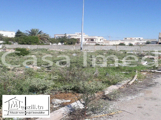 un terrain de 380 m2