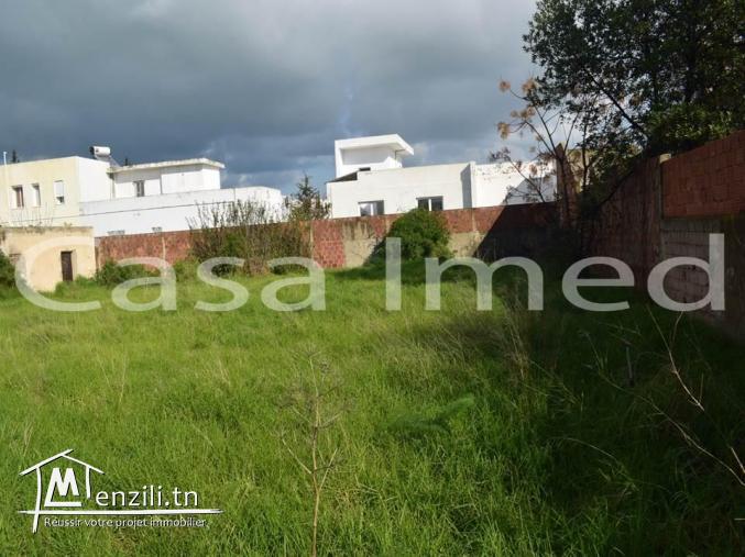 un terrain de 2850 m2