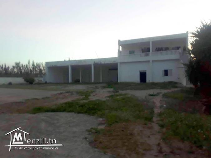 Terrain agricole avec 2 Villa mornag