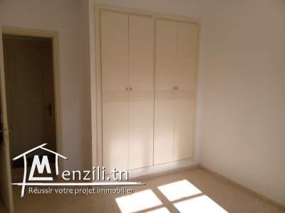 للبيع 3 غرف و غرفة إستقبال A vendre 3 pièces et salon