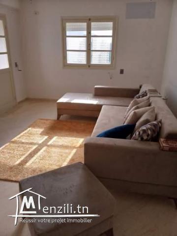 للبيع 3 غرف و غرفة إستقبال A vendre 3 pièces et salon