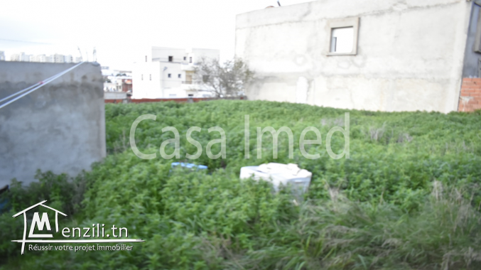 un terrain a  jardin el manzeh