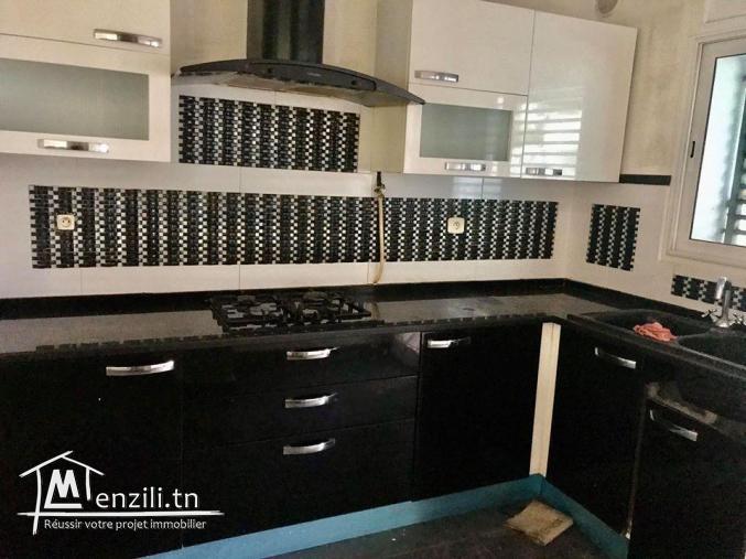 VILLA AVEC PICISINE ET JARDIN