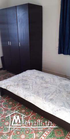 Étage de villa pied dans l'eau