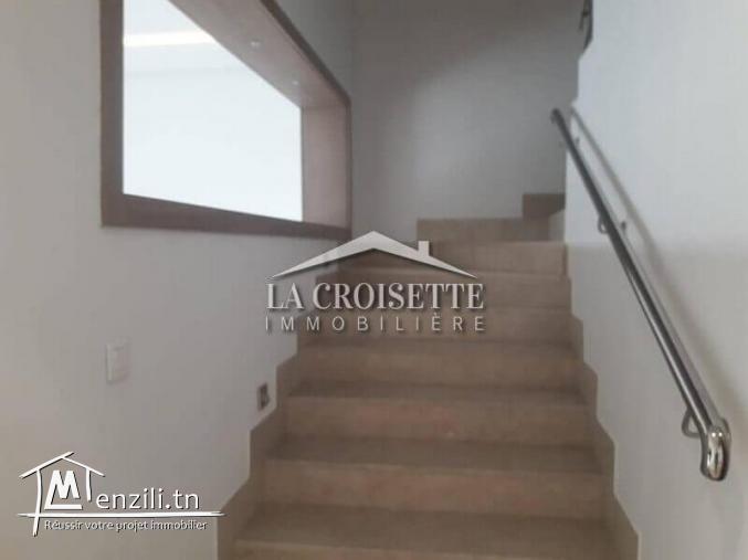 Un Joli duplex s+3 avec piscine aux les jardins de Carthage  Ref: ZDL0048