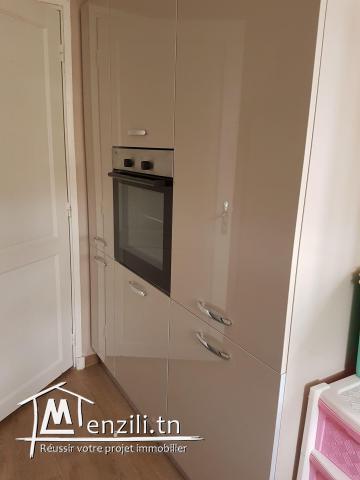 A vendre un appartement avec une superficie de 75m² situé au 2éme étage